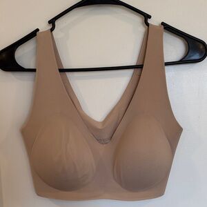 UNIQLO AIRism Seamless Tan Women's Bra